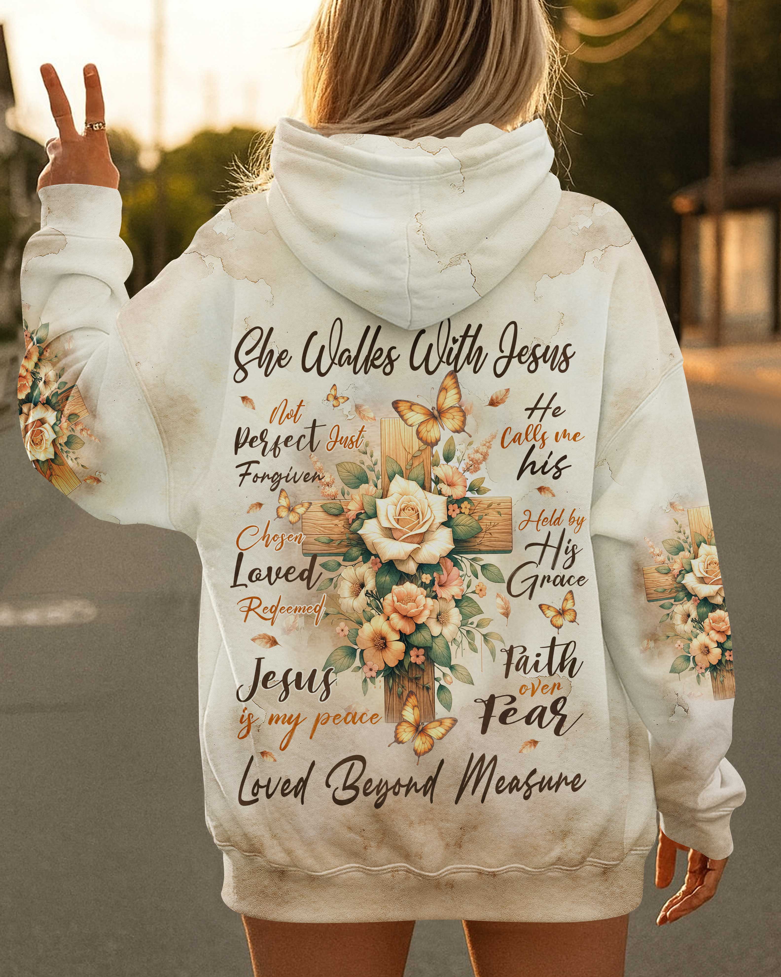 She Walkes With Jesus T-Shirt