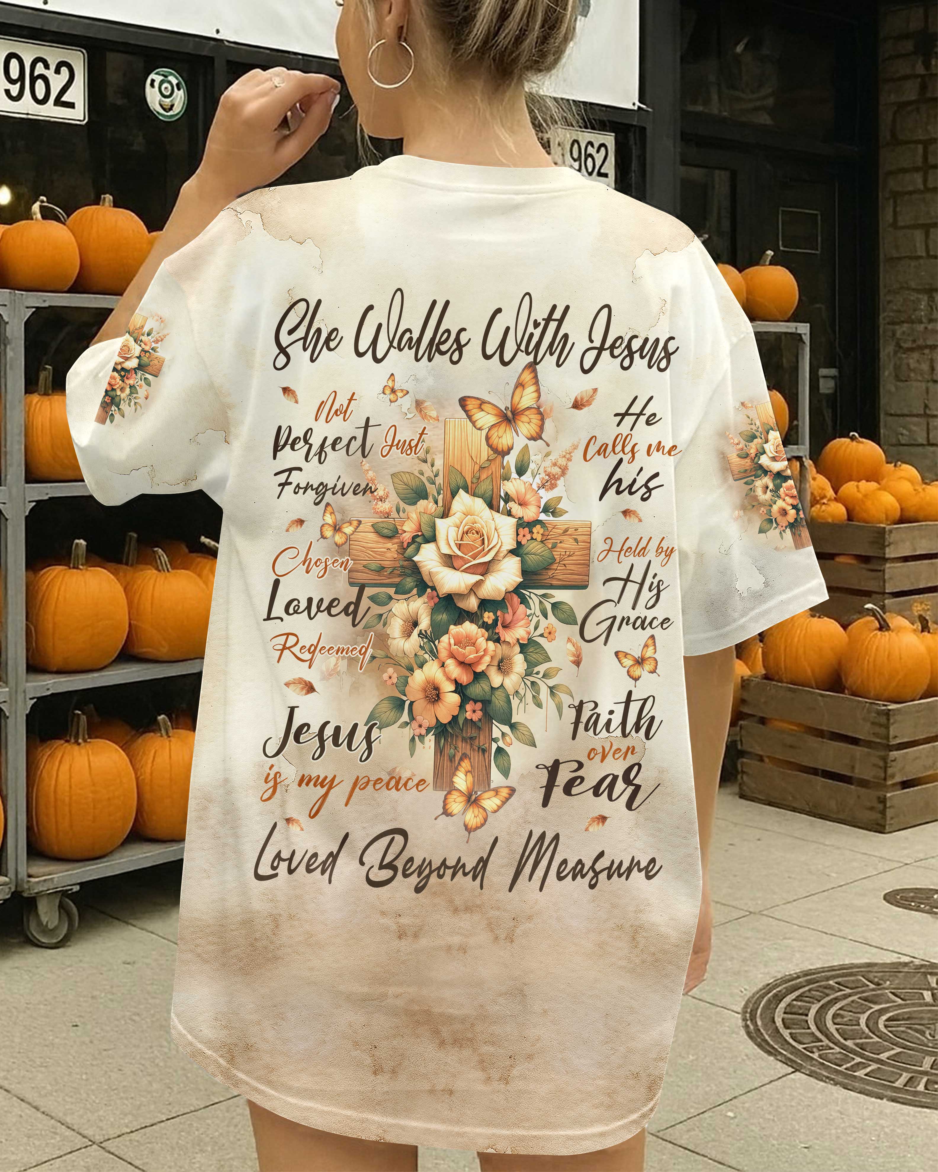 She Walkes With Jesus T-Shirt